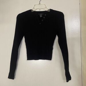 Forever 21 cropped black ribbed vneck henley long sleeve size small